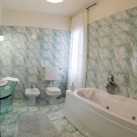 Stanza Nel Parco Guest house 2*